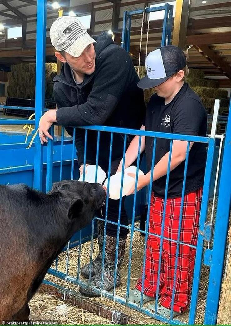 Chris Pratt ve Katherine Schwarzenegger çocuklarıyla mutlu bir aile olmanın keyfini çıkarıyor