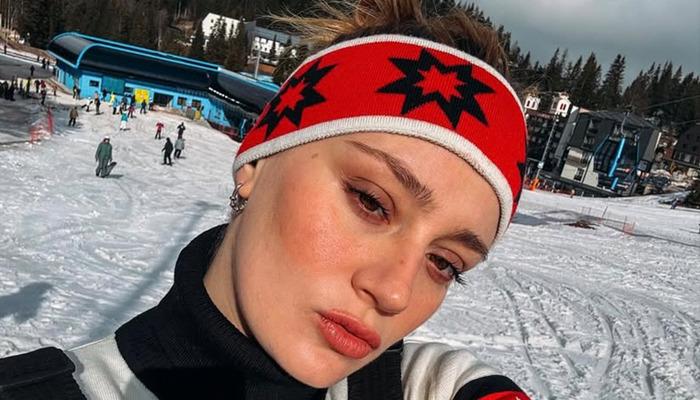 Gizem Karaca'nın Hamilelik Tatili: Takipçilerinden Tepkiler Geldi!