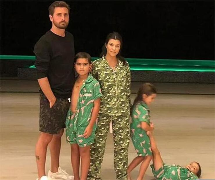 Kourtney Kardashian'ın oğlu Mason'un gizli çocuk iddialarını yalanladığı açıklama!