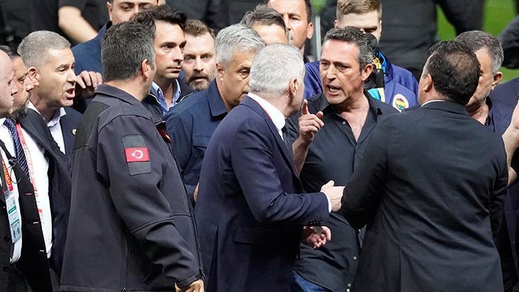 Fenerbahçe Ve Galatasaray Pfdk'ya Sevk Edildi! Derbi Sonrası Olaylar Disipline Girdi