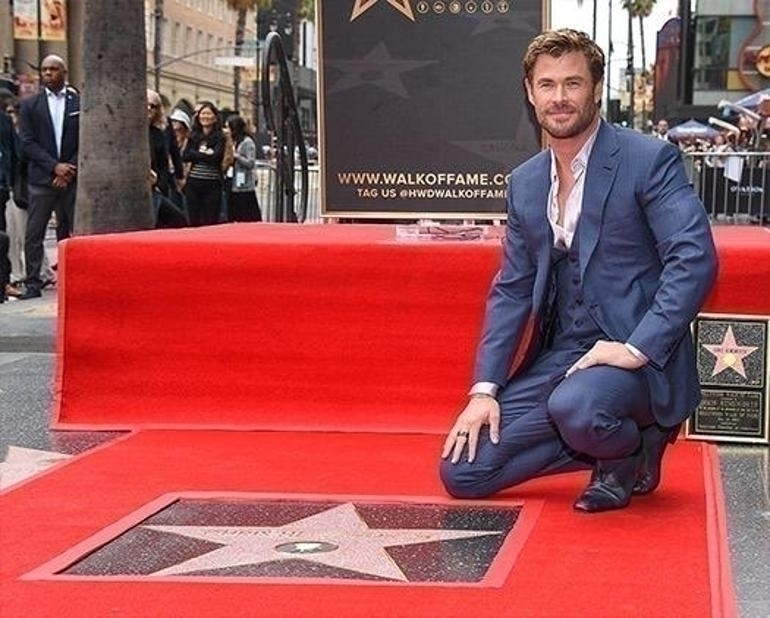 Chris Hemsworth, Hollywood Walk Of Fame'de Yıldızını Aldı