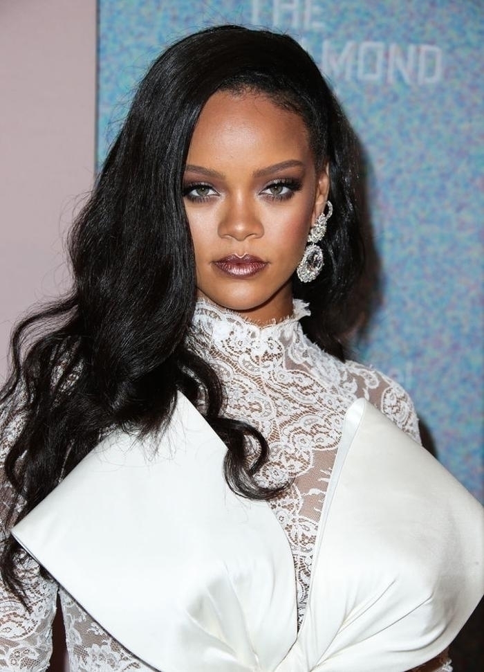 Rihanna, Şirinler Animasyon Filminde Şirine Olarak Karşımıza Çıkacak
