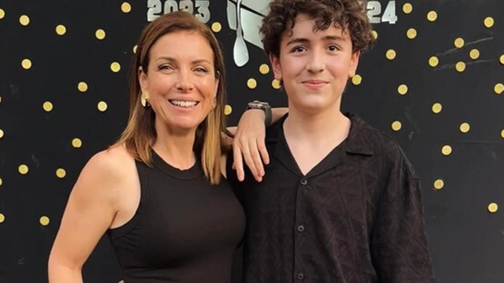 Özge Özberk'in Oğlu Leo Sadioğlu Ortaokul Mezuniyetini Kutladı